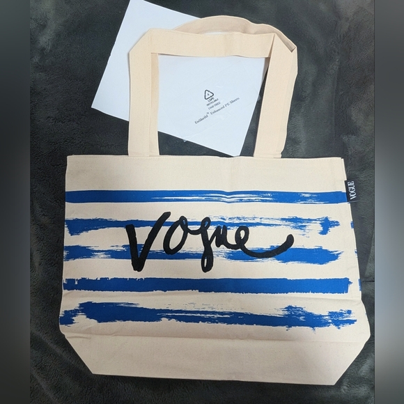 Vogue Handbags - ⭐*New!* Vogue Blue Stripe Canvas Beach Tote